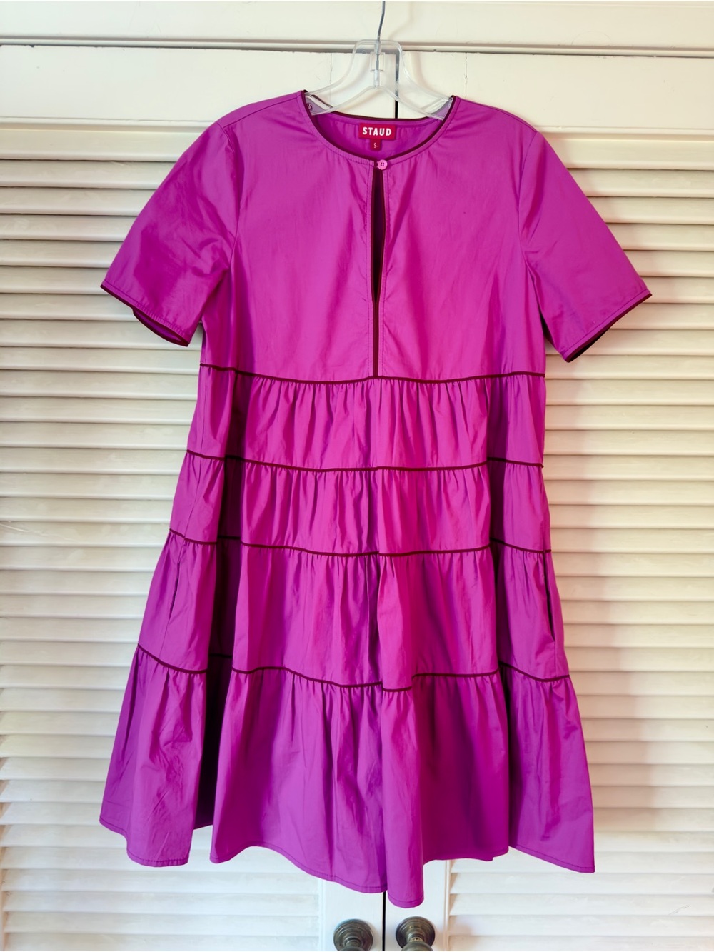 MINT CONDITION STAUD TIERED FUCHSIA COTTON MINI-DRESS SIZE SMALL - Picture 1 of 9